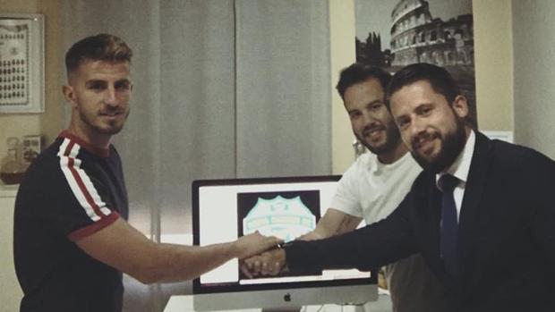 Dos futbolistas españoles, «estafados» por su club