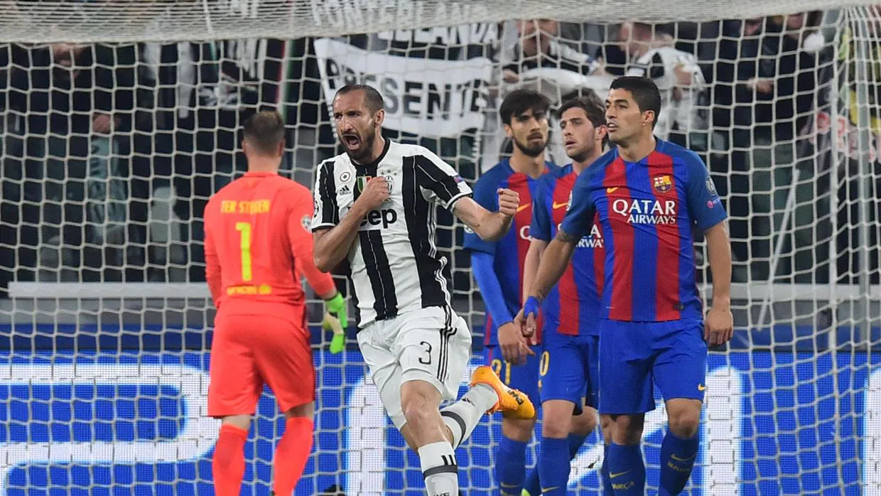 Chiellini celebra el gol que le marcó al Barcelona durante los cuartos de final de la pasada Champions