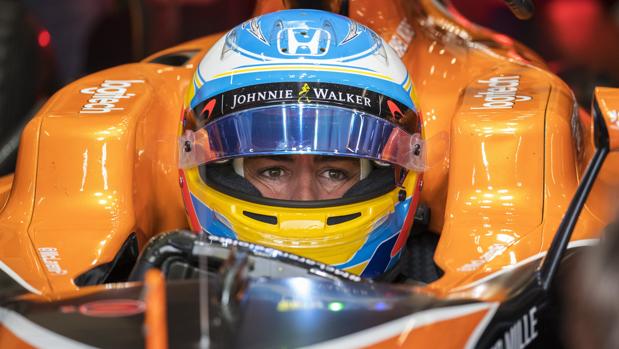 Alonso: «Estaría encantado de seguir en McLaren; solo con un cambio»