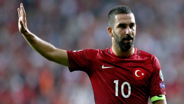 Turan se planta y se niega a marcharse al Galatasaray