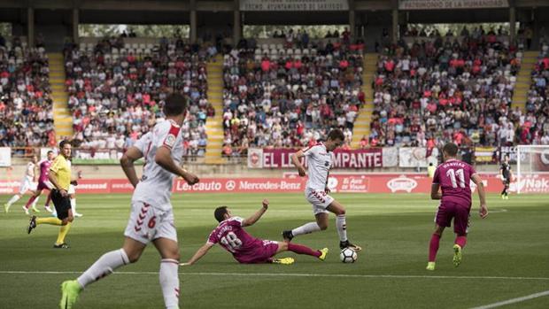 Duelo enloquecido en goles que acaba sin triunfador