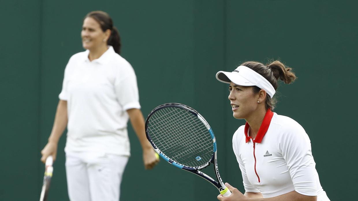 Muguruza y Conchita, en el último Wimbledon