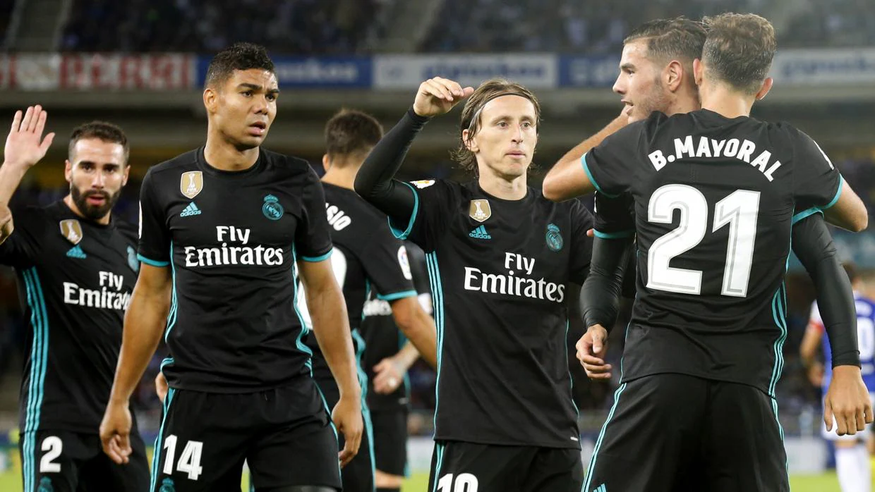 Los jugadores del Real Madrid celebrando un gol ante la Real Sociedad