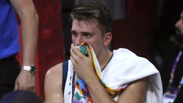 Doncic no sufre una lesión grave y no se descarta su presencia en la Supercopa