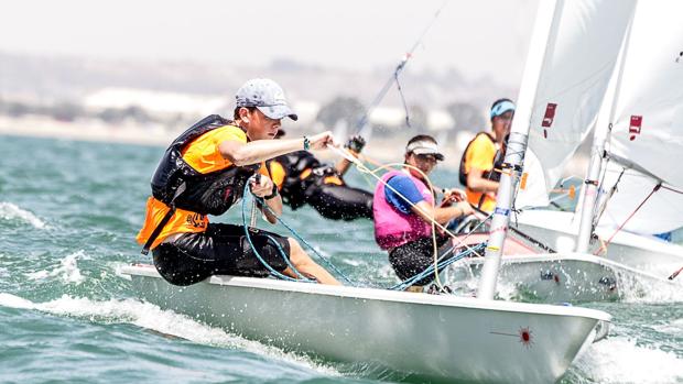 Reche, Sierra, Torres y Moncada, líderes de la Copa Andaluza de Láser Radial y 4.7.