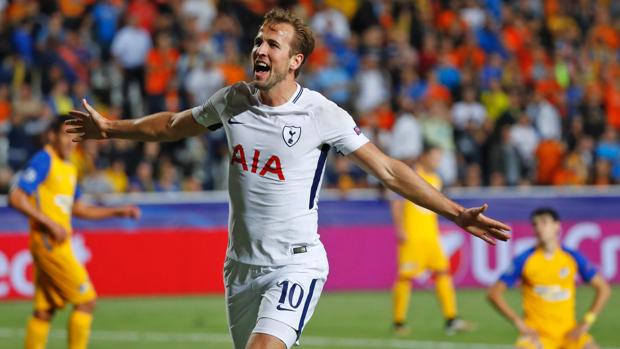 Kane se exhibe e impulsa al Tottenham