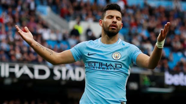 Agüero se fractura una costilla en un accidente de taxi