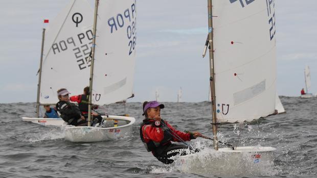 El Cidade de Matosinhos junto con el Villa de Gijón, forman el Kinder Trophy