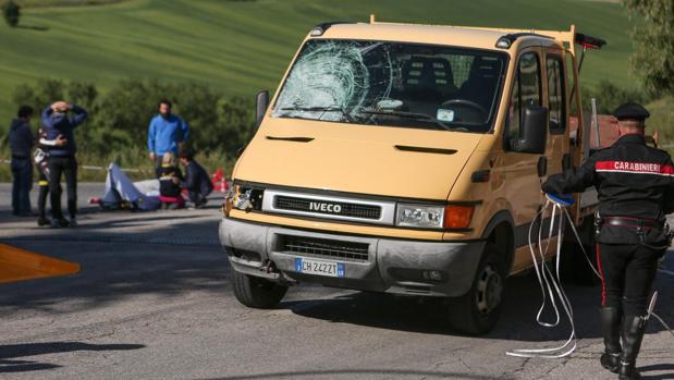 El conductor que mató a Scarponi iba viendo un vídeo en su móvil