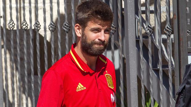 Piqué ataca a los miembros del Parlament