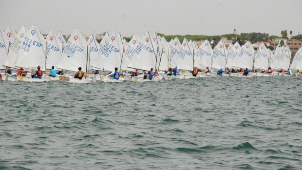 Malos vientos en el Trofeo de la Hispanidad de Optimist