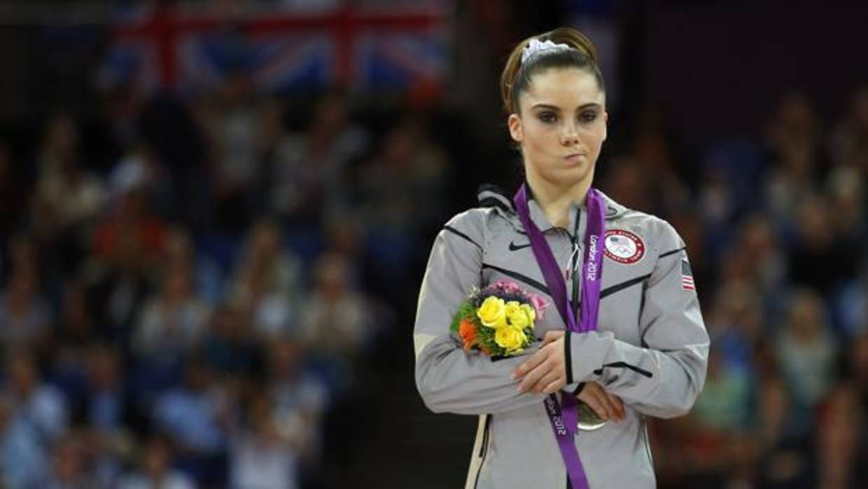 McKayla Maroney, contrariada en el podio de Londres 2012