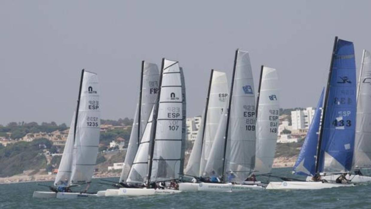 Juan Luis Páez, líder en la bahía de Cádiz