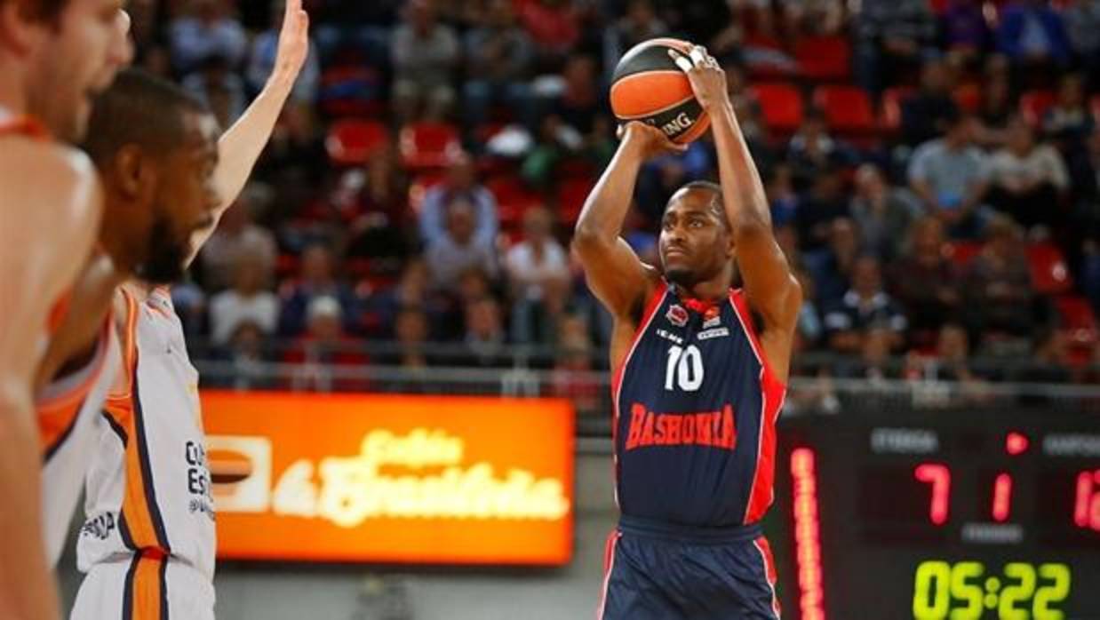 Beaubois reanima al Baskonia en el último momento