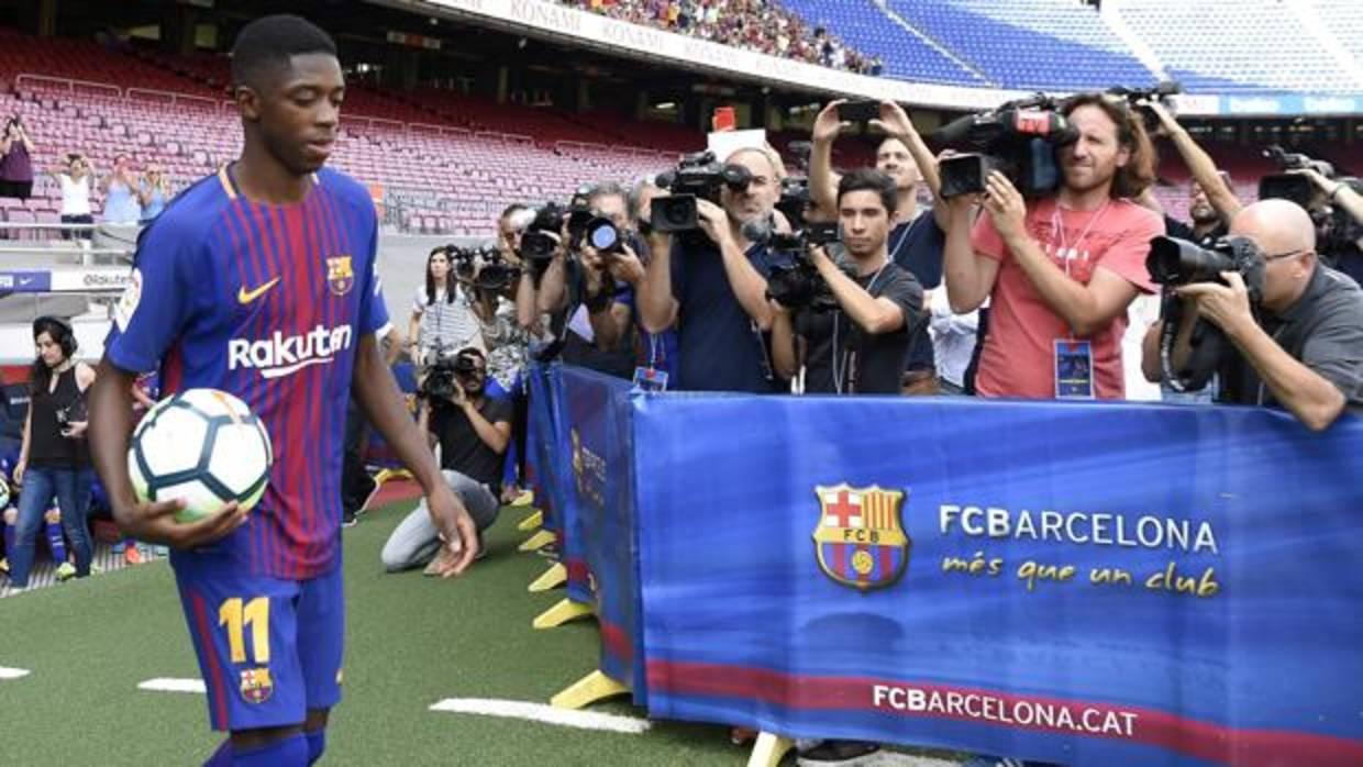 Ousmane Dembélé el día de su presentación con el Barcelona