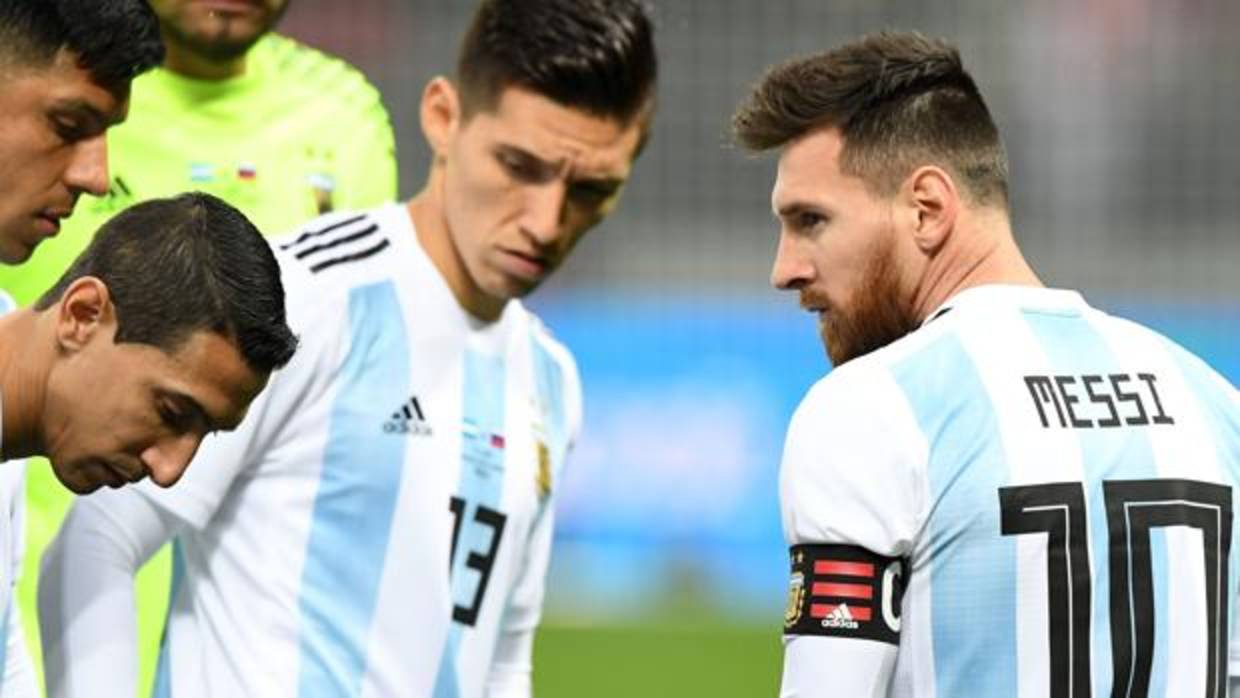 Messi, con sus compañeros de la selección argentina