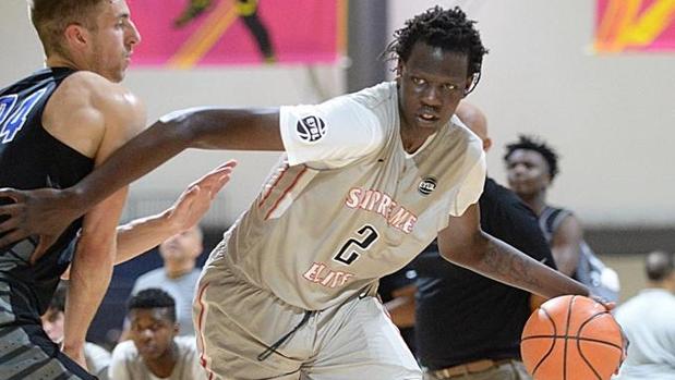 Bol Bol, el prometedor hijo de Manute