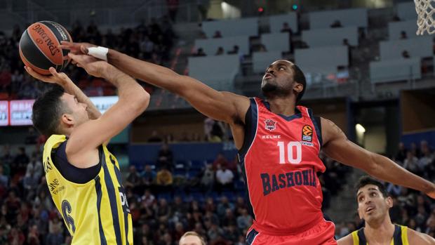 El Fenerbahce frena en seco la progresión del Baskonia