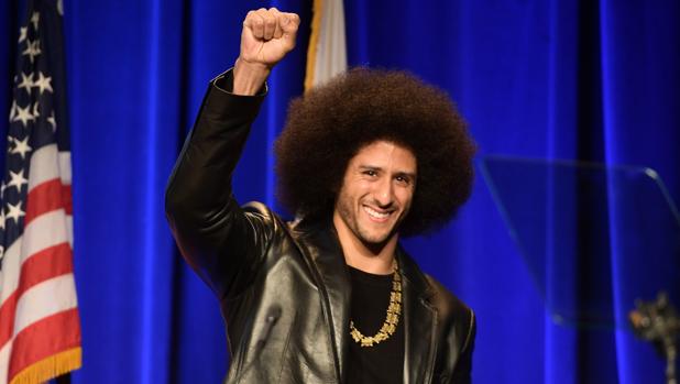 Un premio para Kaepernick, el «apestado» de la NFL