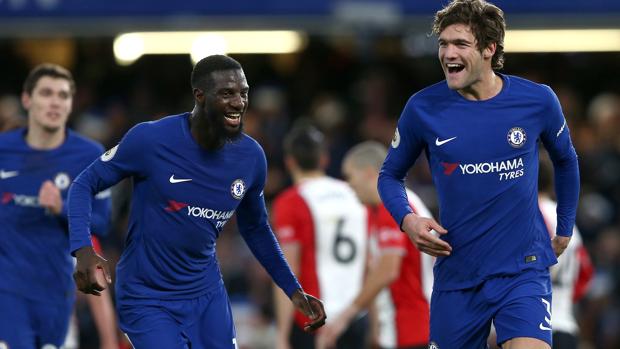 El Chelsea iguala al United en la segunda posición gracias a Marcos Alonso