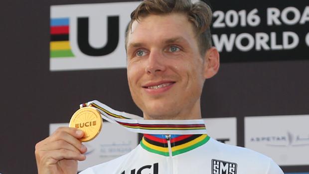 Tony Martin se retracta tras un «toque» de la UCI