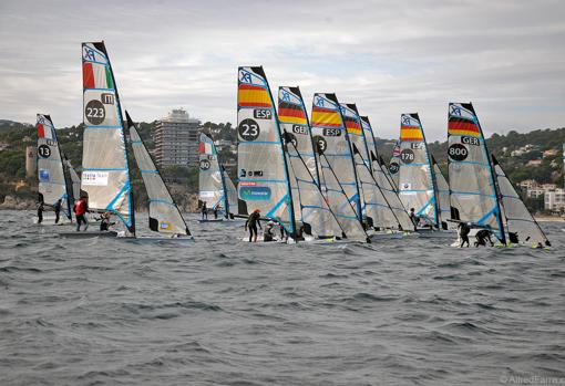 Diesch/Autenrieth (470) y Ponseti (Laser) líderes invictos en la Christmas Race