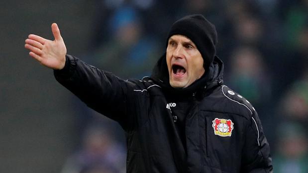 El vergonzoso piscinazo del entrenador del Leverkusen