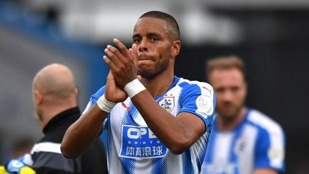 Mathias Jorgensen se gastará 9.000 euros en invitar a cerveza a los hinchas del Huddersfield