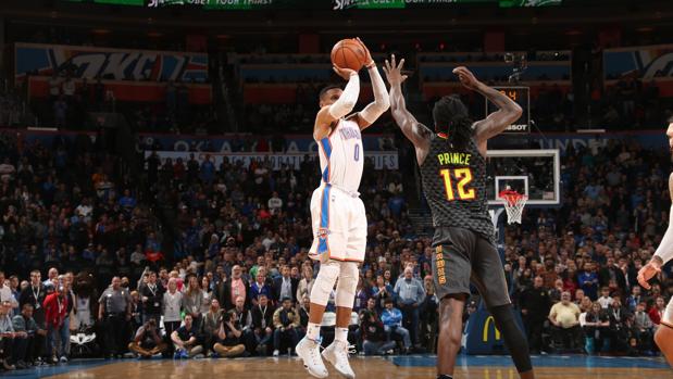 Westbrook guía a los Thunder con un triple decisivo a 1,7 segundos del final