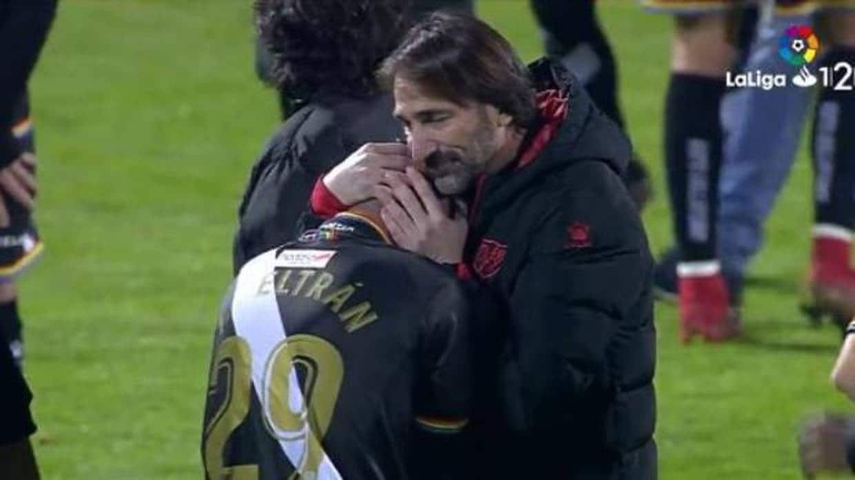 Fran Beltrán, consolado tras el final del partido en Lugo