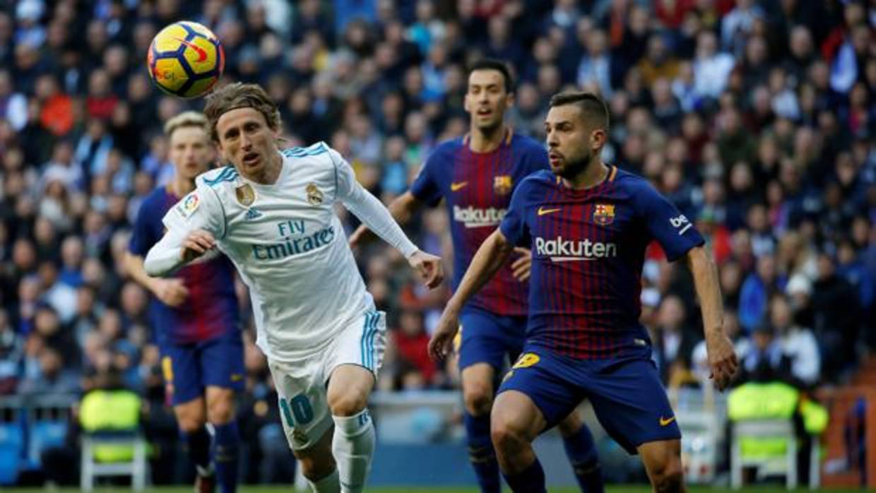 Modric, durante el partido contra el Barcelona