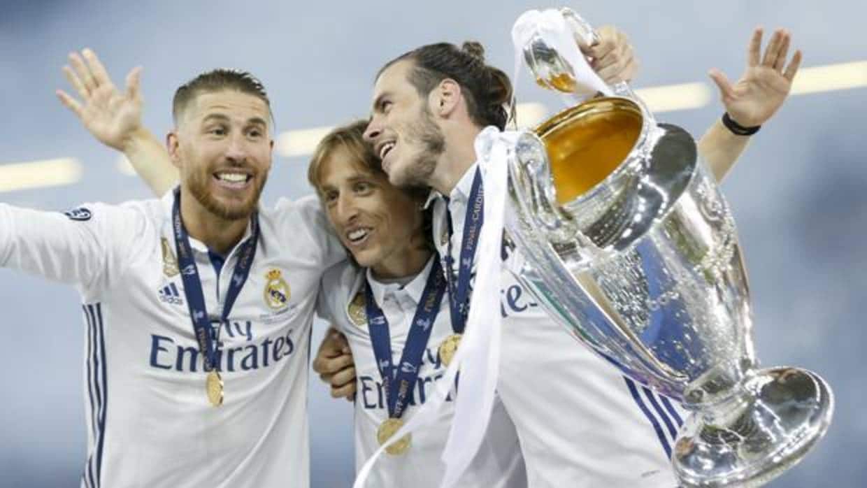 Jugadores del Real Madrid, tras ganar la duodécima