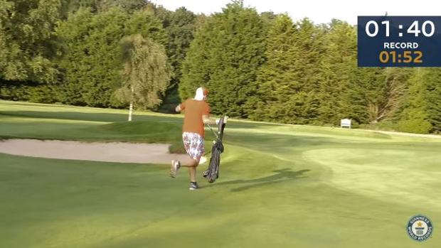 Golf a la carrera: un inglés logra el récord mundial del hoyo más rápido