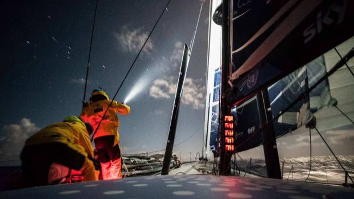 El «Mapfre» recorta 40 millas a «Dongfeng» y se coloca a un paso del liderato