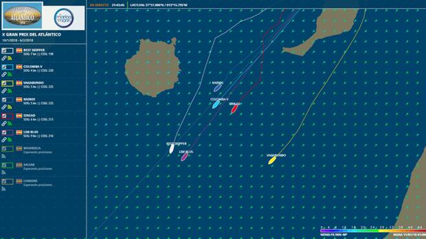 La flota, proa enfilada a la isla de San Antonio, en archipiélago Cabo Verde