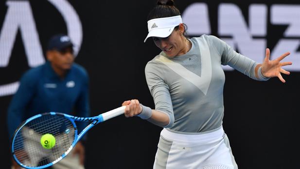 Muguruza, contundente en su estreno