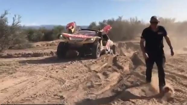 Accidente de Peterhansel que pone en bandeja el Dakar a Carlos Sainz