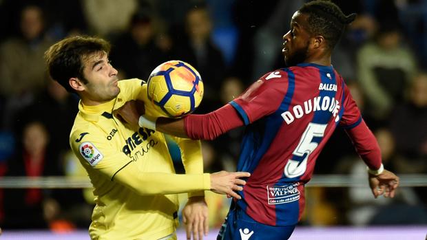 El Villarreal somete al Levante