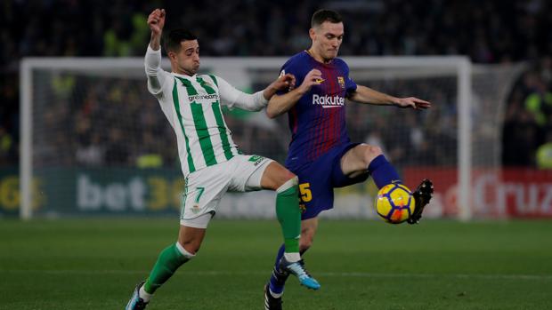 Vermaelen se lesiona y Umtiti reaparece