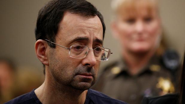 Larry Nassar, condenado a entre 40 y 175 años de prisión