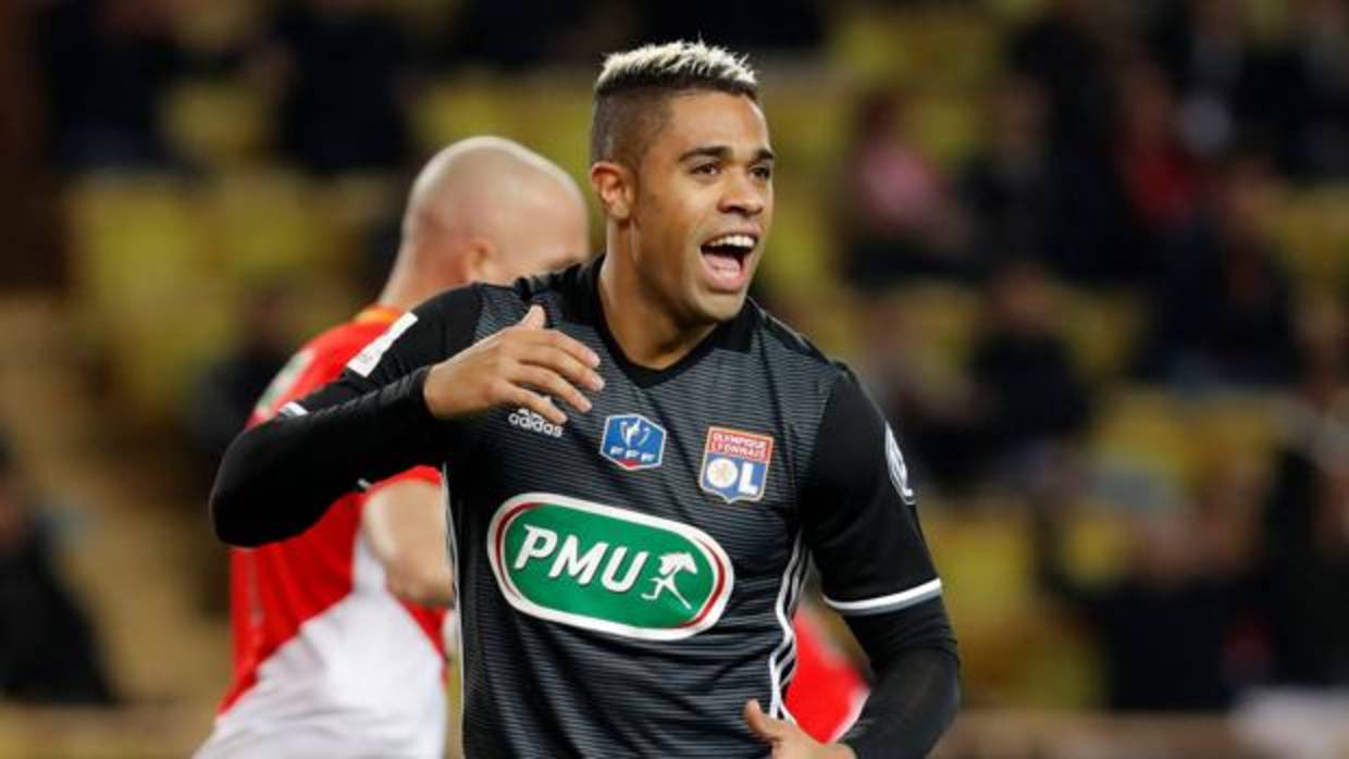 Mariano celebra uno de sus goles en la victoria frente al Mónaco