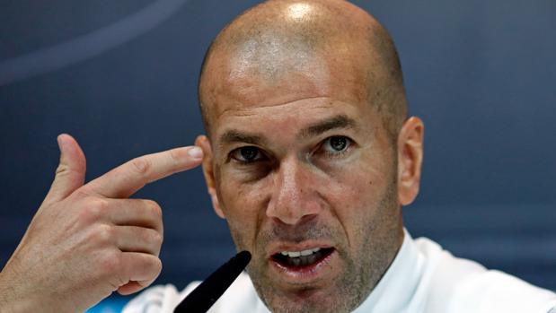 Zidane continuará hasta final de temporada como mínimo