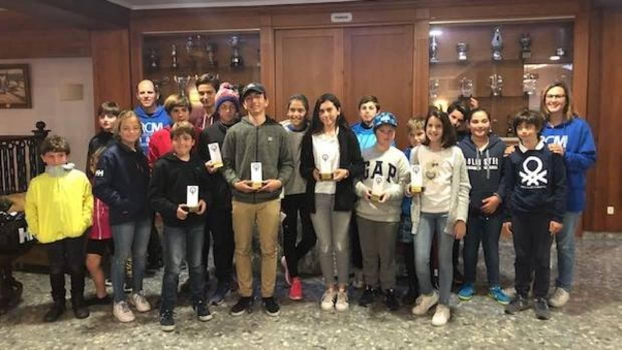 Hugo Ollaza y Laura Torres, vencedores del Trofeo Presidente de Optimist