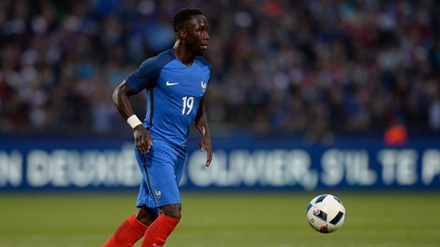 Bacary Sagna, fichaje de lujo para el colista de la Serie A