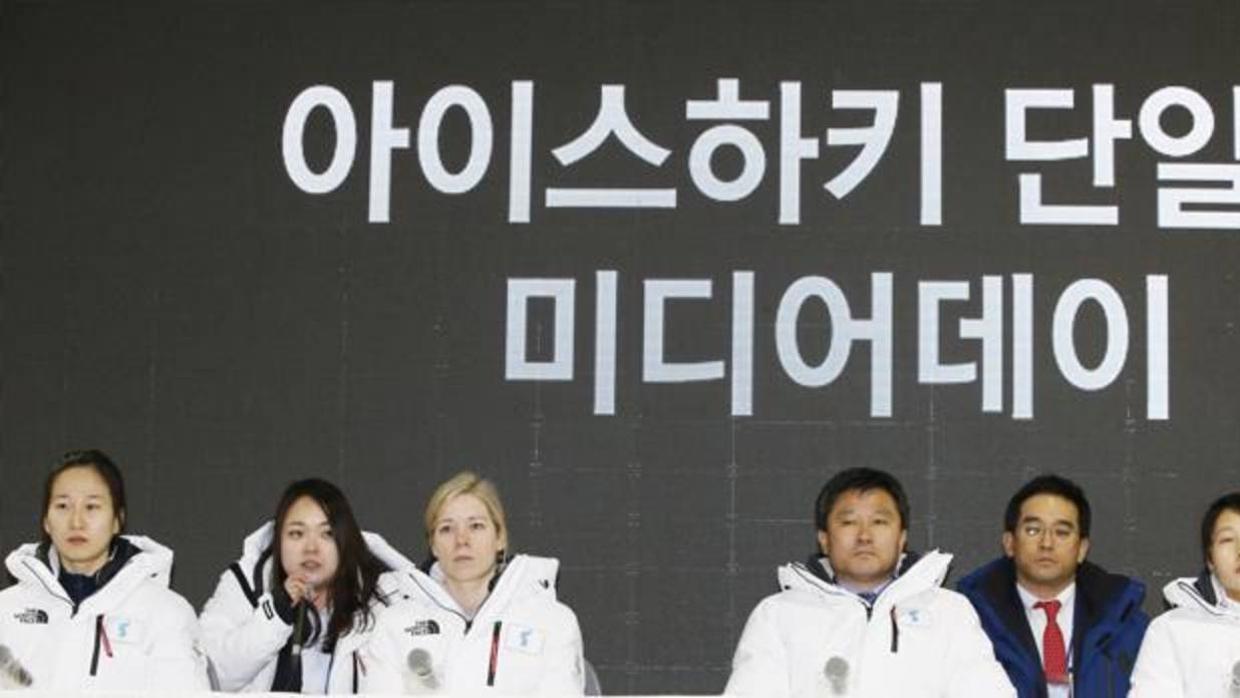 El equipo unificado coreano de hockey sobre hielo