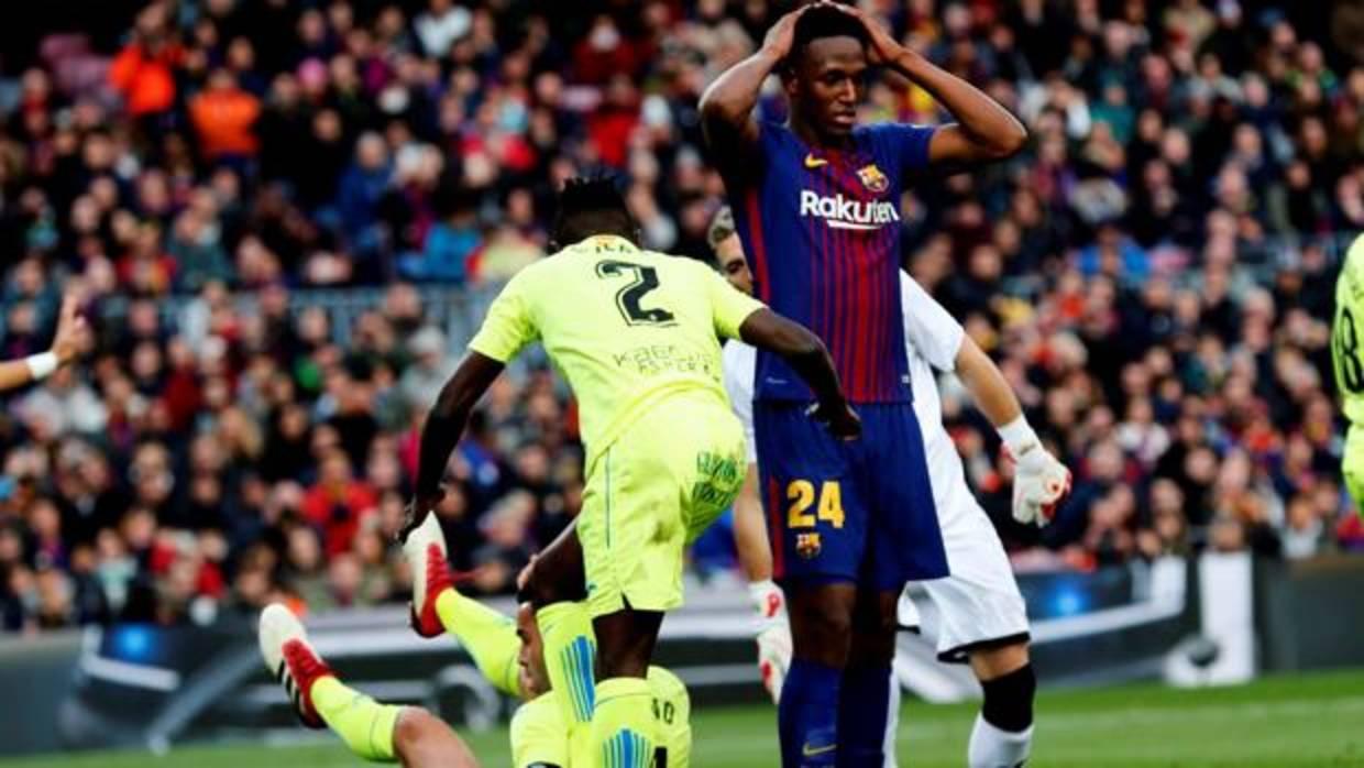 Yerry Mina se echa las manos a la cabeza tras fallar una ocasión ante el Getafe