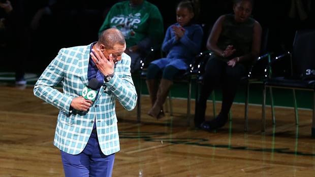 El homenaje que emocionó a Paul Pierce