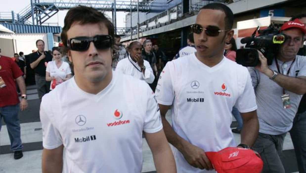 Alonso y Hamilton, en la temporada que fueron compañeros de equipo