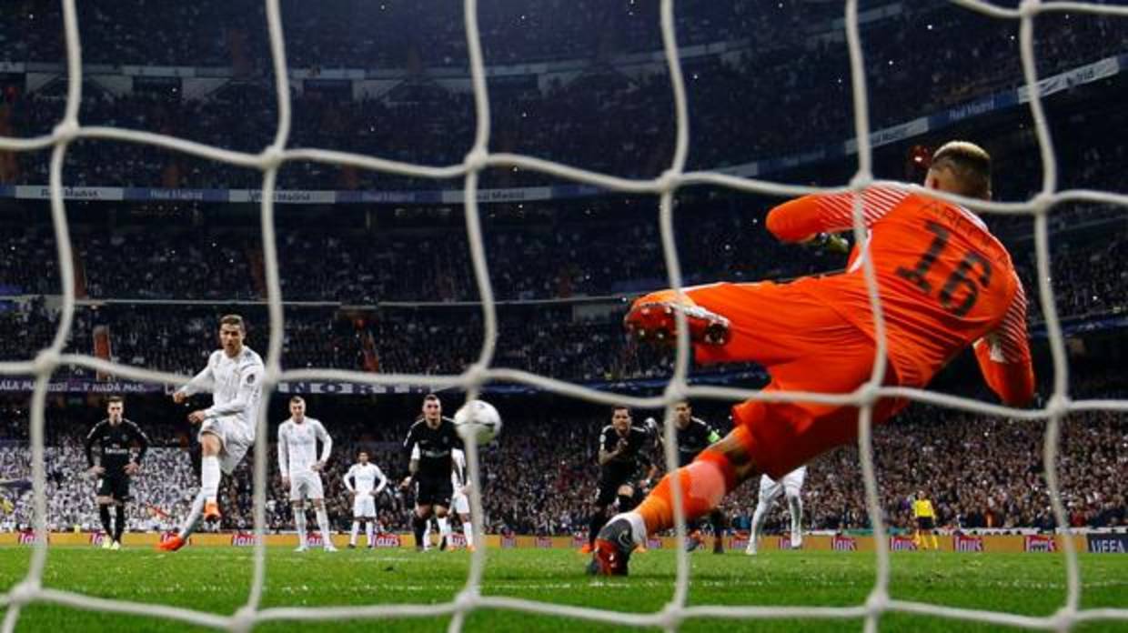 Cristiano Ronaldo en el momento de marcar el 1-1