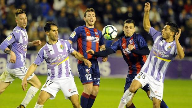 El Valladolid suma una sufrida victoria ante el líder